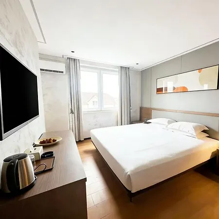 Aparthotel Sky Vista 4*