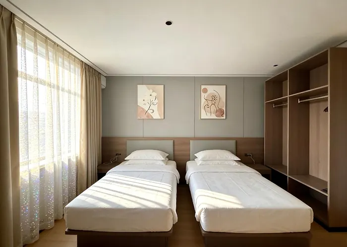 Sky Vista Aparthotel 4*